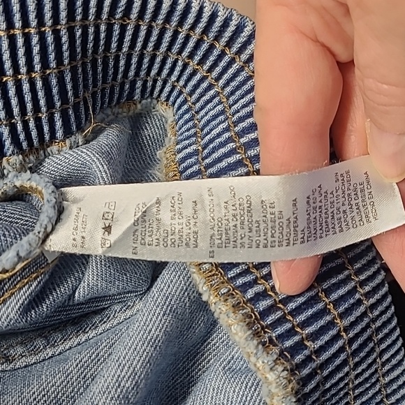 Girl's denim bomber jacket, NWT,size S. - Picture 6 of 6